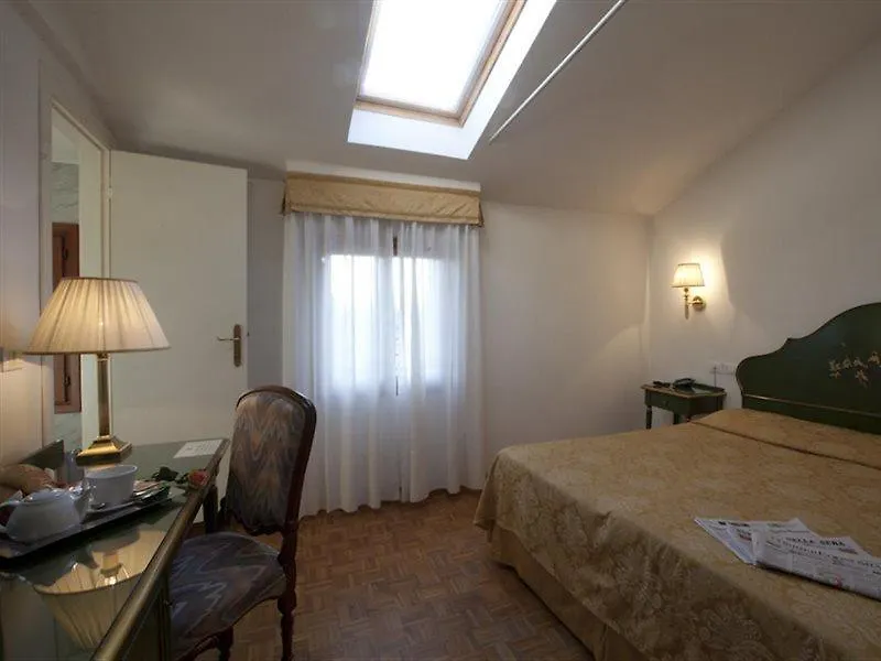 Palazzo Cendon Piano Antico Otel Venedik 3*,  İtalya
