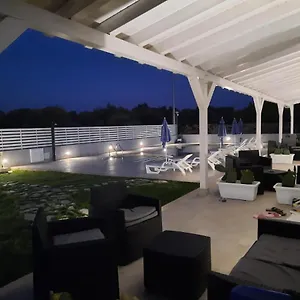  Hotel apartamentowy Perladelmare Włochy