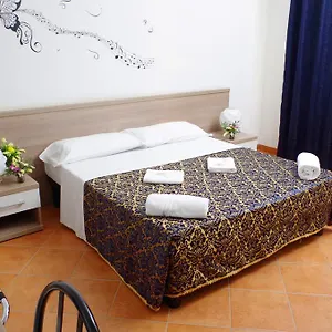 hotel-centrale-milan.it-lombardy.com/